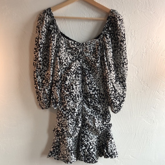 NEW Zara ✨Floral Puffed Sleeve Ruched Mini Dress - Picture 3 of 12